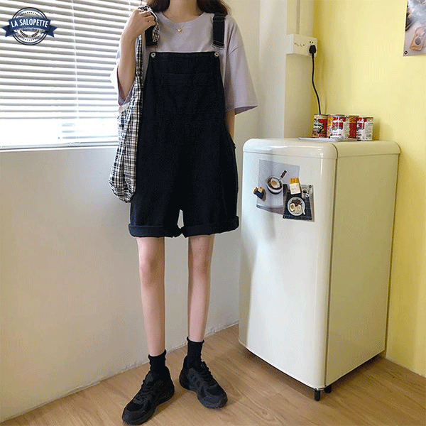 Short Dungarees Woman in Fishnet Jeans